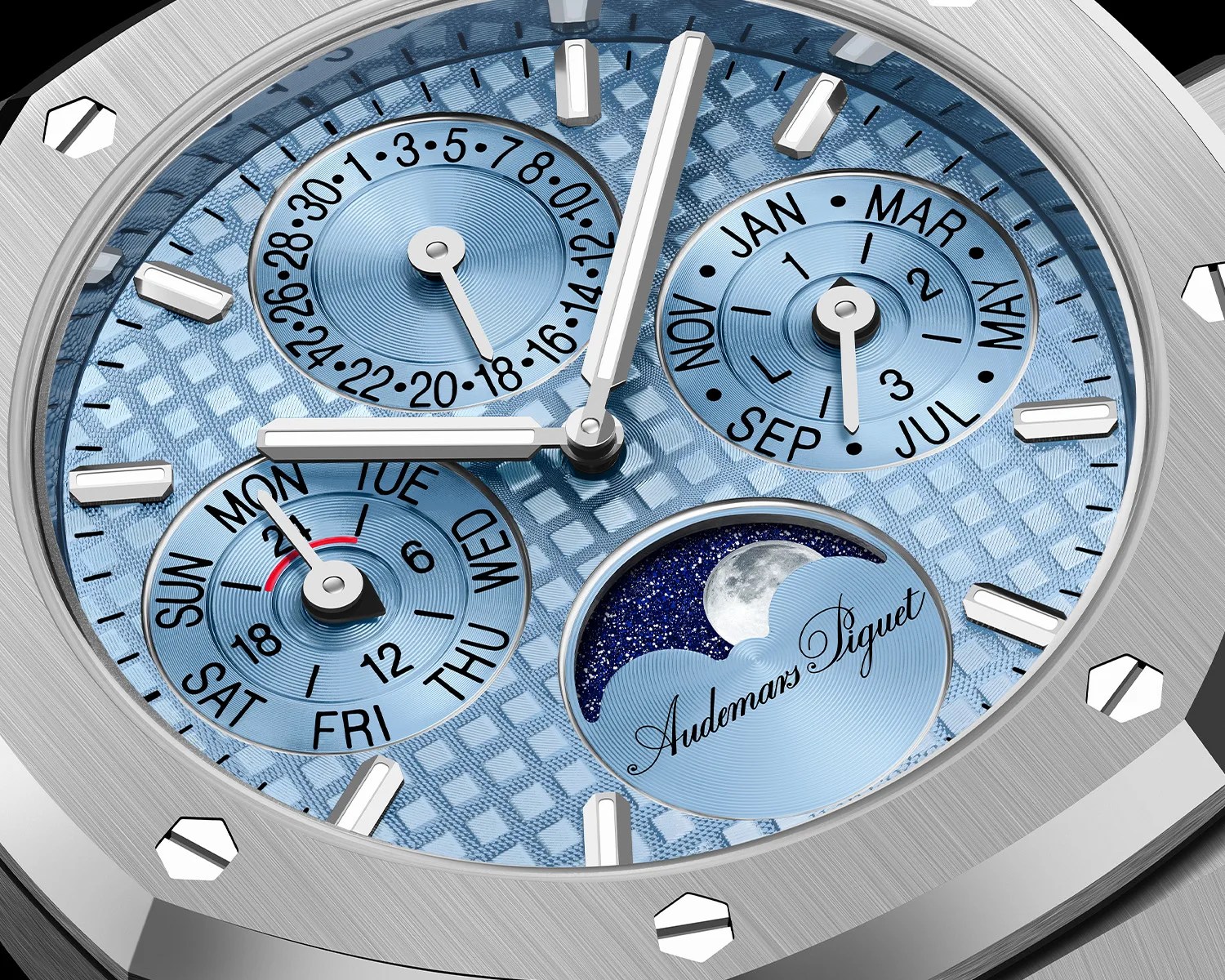 The Royal Oak Just Went Retro. It's Never Looked Better | Gear Patrol