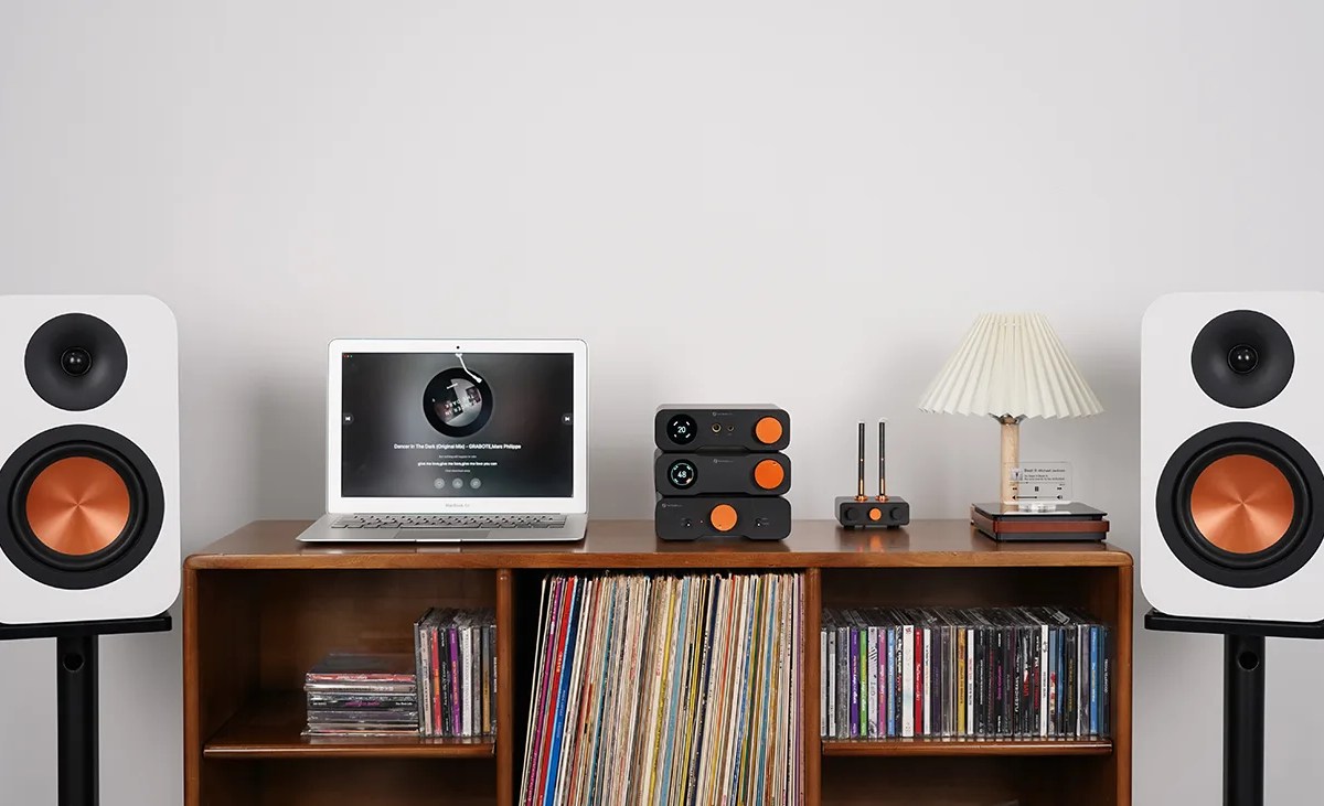 This Affordable Amplifier Gives Your Desktop a True Audiophile Upgrade