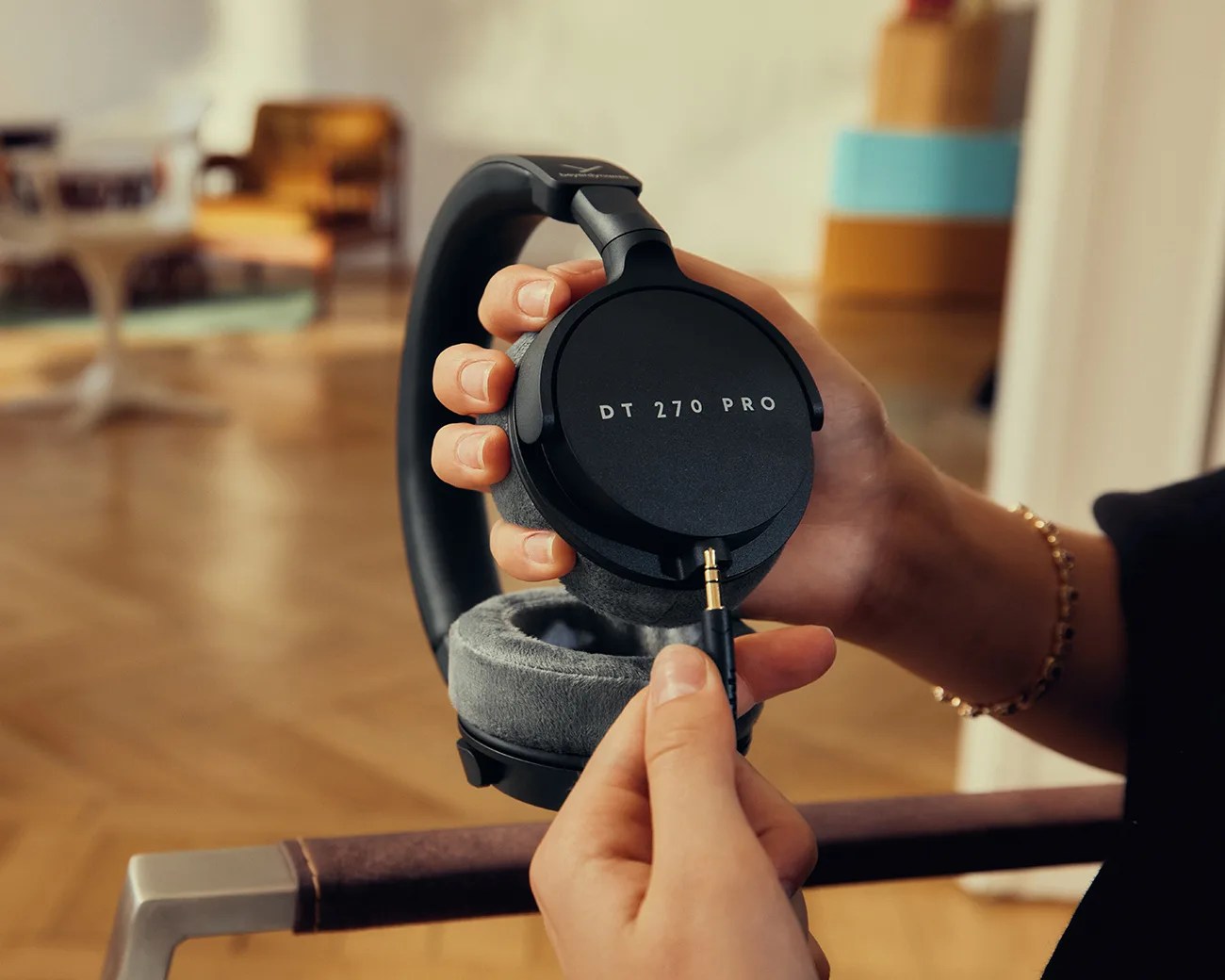 家電 beyerdynamic DT 270 PRO DT 270 PRO: Studio headphones for recording and monitoring