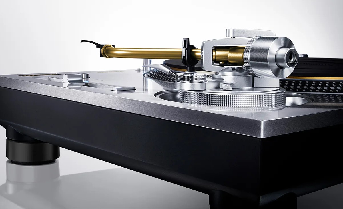Technics SL-1200GR 日本製 Technics SL1200GR Made in Japan Turntable - Turntables & Record