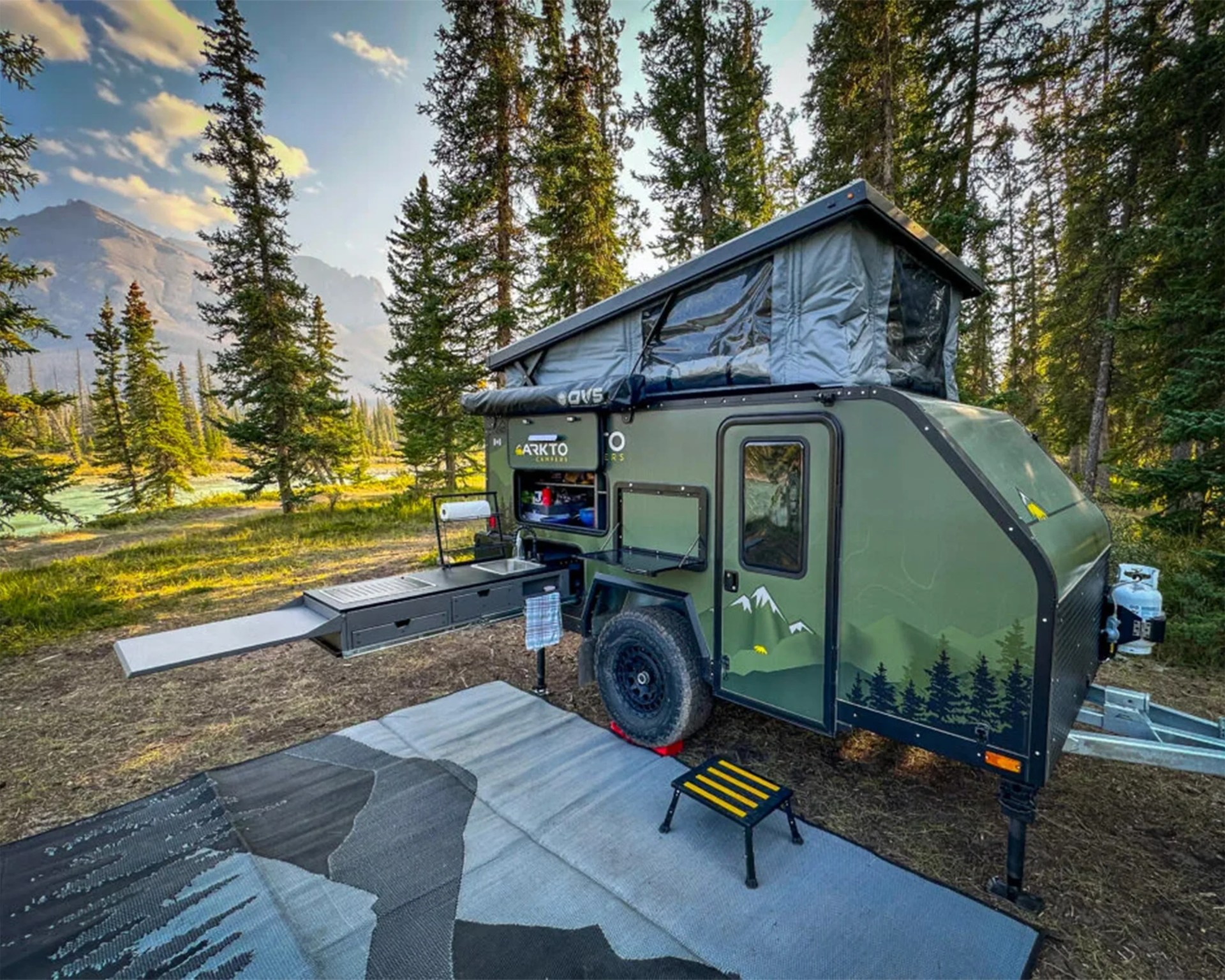 This Rugged Teardrop Trailer Borrows a Key Feature From Classic