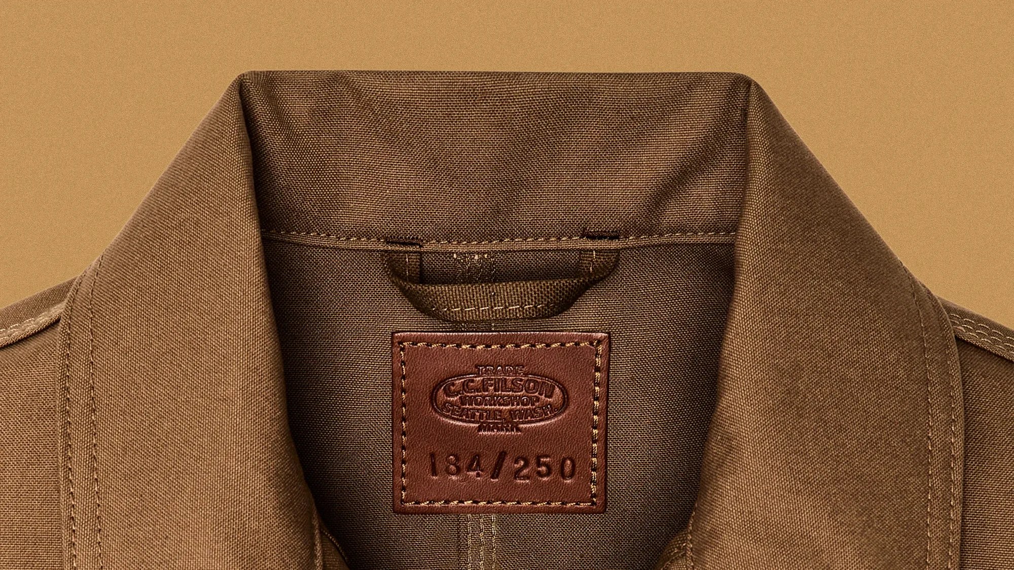 Filson, Tartışmasız En İyi ABD Yapımı Miras İş Ceketini Yeniden Diriltti ve Yeniledi