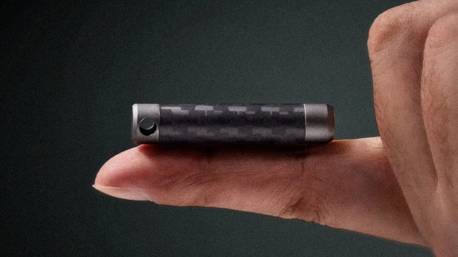 This Ultralight Micro Knife Breathes New Life Into the Keychain Category