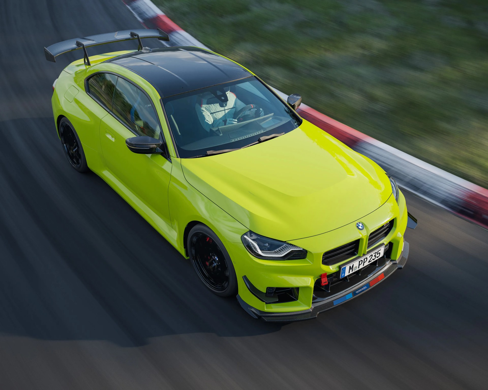  M2 グリーンボディ M PERFORMANCE BMW Just Dropped the Ultimate Road-Legal Racecar