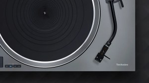 A Beloved Japanese Hi-Fi Brand Just Upgraded Its Popular Audiophile Turntable