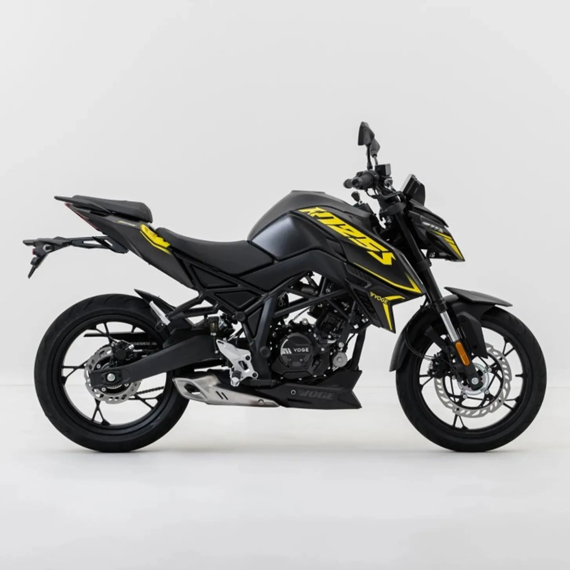 Black and yellow Voge motorcycle with sporty design and disc brakes on both wheels.