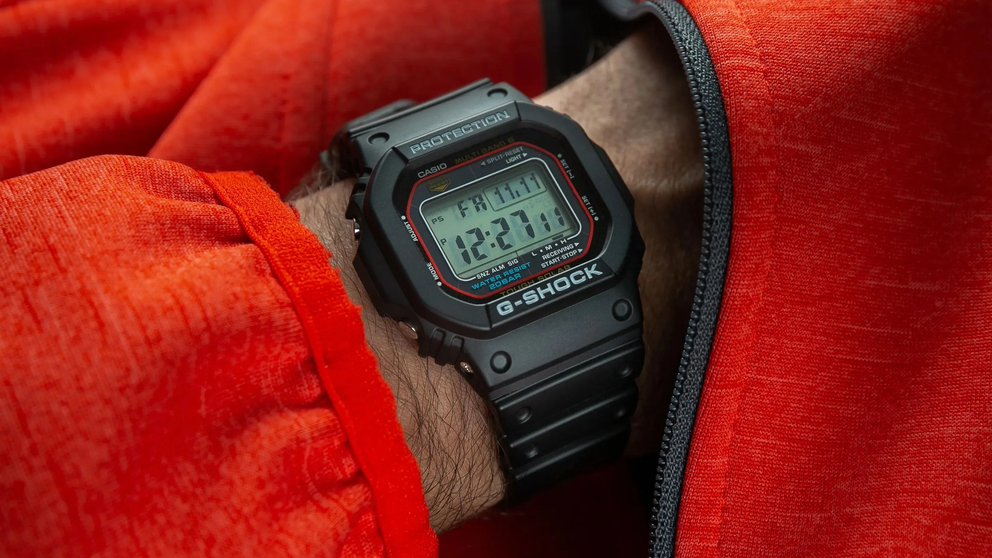 時計 CASIO G-SHOCK gw-m5610ew-4jf The Near-Perfect Version of the Original G-Shock Is an Absolute
