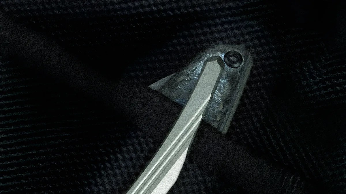 This Stunning, Minimalist Gentleman’s Knife Secretly Packs 2026’s Hottest EDC Feature