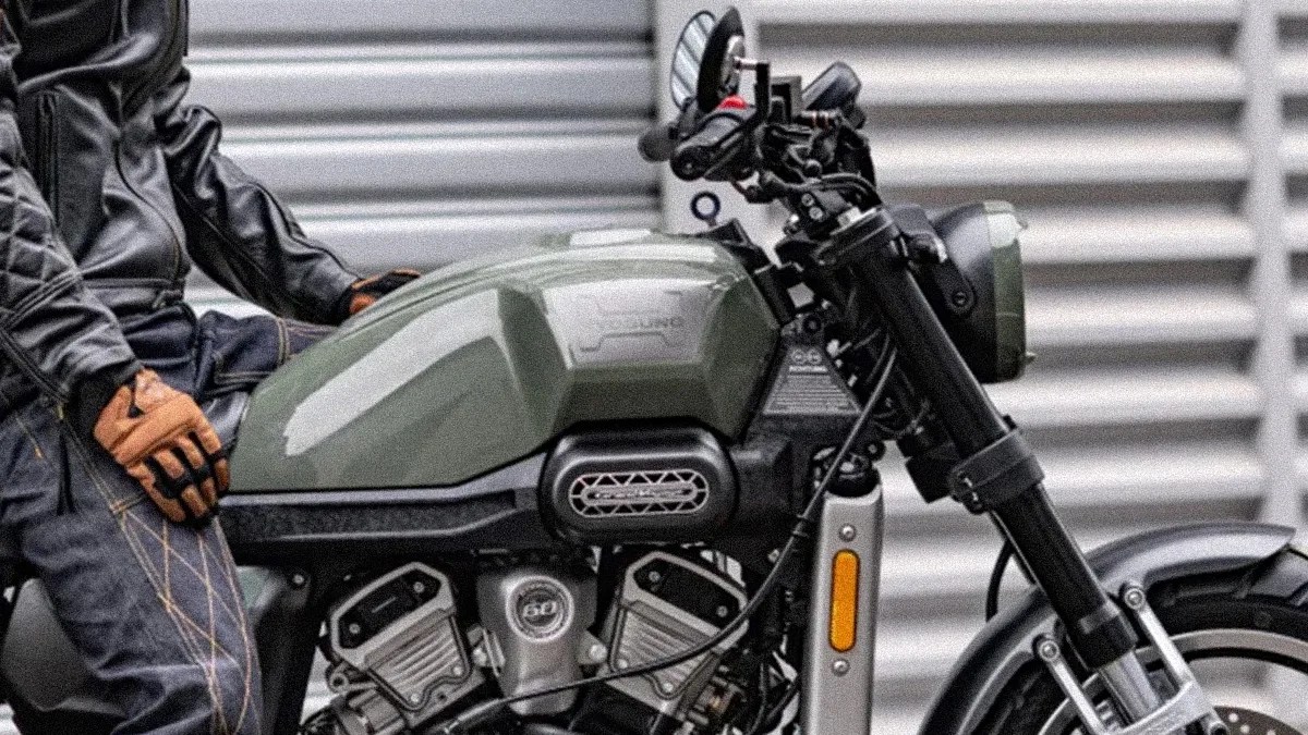A Stunning New Entry-Level Cruiser Proves Bigger Is Not Always