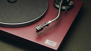 A Japanese Hi-Fi Icon Just Gave Its Affordable Turntable a Refined Upgrade