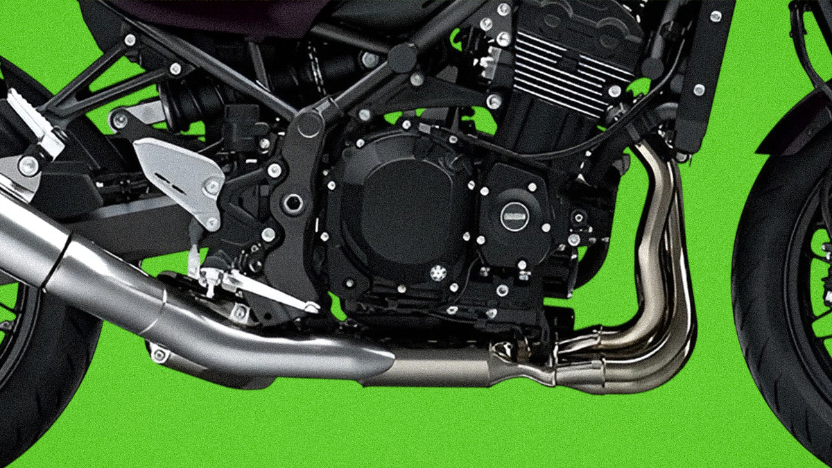 Kawasaki Z900RS Cafe motosiklet detay görüntüsü