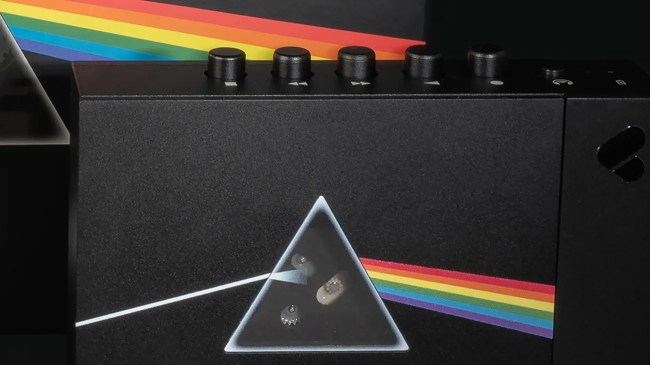 This New-Age Cassette Tape Player Pays Homage to a 1970s Icon