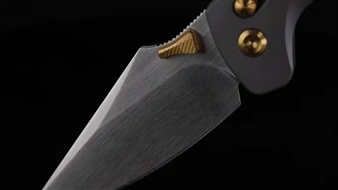 titaner hornbill blade details