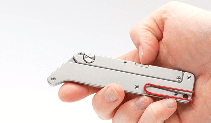 Jimmytronics Tarpon Utility Knife being flicked open by hand