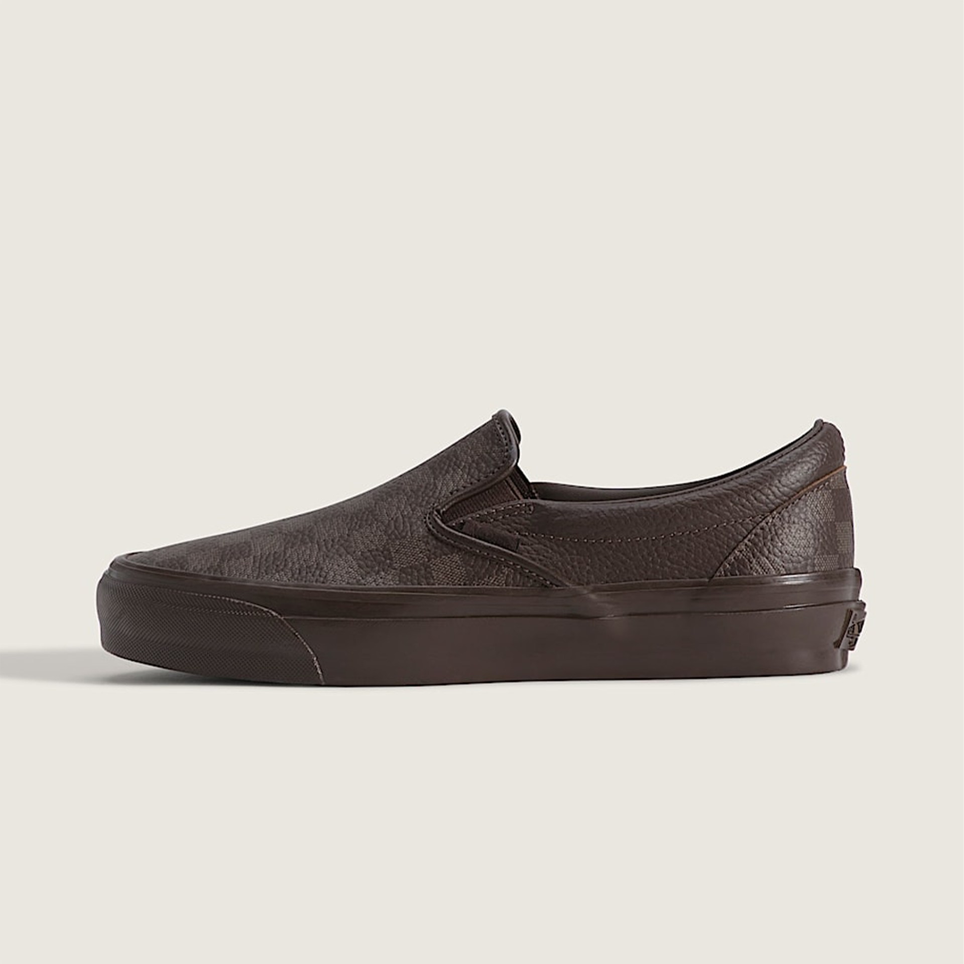 Vans Premium Classic Slip-On tek ayakkabı yan görünüm